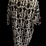 LuLaRoe  NWT Disney Queens cute T-shirt that runs big Photo 1