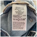 Gap 4” High Rise Short in Light Indigo Wash Distressed Raw Hem Button Fly Sz 25 Photo 5