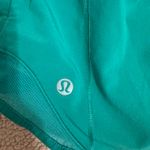 Lululemon Hotty Hot Shorts 4" High-Rise green Photo 4