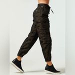 Blanc Noir Airborne Cargo Pants Joggers Camo Print Size Small New NWT Green Photo 1