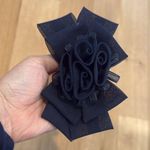 Navy fabric flora hair clip Blue Photo 3