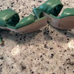 ALOHAS Revolve  Twist Strap Mules In Evergreen Size 7,5 Photo 5
