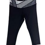 Lululemon black and white quilted luon low rise Wunder Under Crop Tights Size 8 Photo 0
