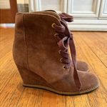 Kate Spade New York Saundra Honey Brown Suede Lace Up Wedge Ankle Boot Size 7.5 Photo 4