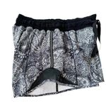 Lululemon Hotty Hot Short (Long) Mini Antique Paisley White Black Size 4 Photo 6