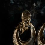 Vintage Monet Brushed Gold Tone‎ Door Knocker Oval Hoop Dangle Clip Earrings Photo 3