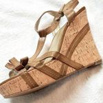 Guess Cork Wedge Sandals Leather Strappy Brown Bow Tan Size 8.5 M 5” Heel Photo 8