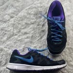Nike  Women's Black and Purple Athletic Shoes Size 9.5‎ Photo 0