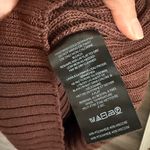 PILCRO Brown Quarter Photo 8