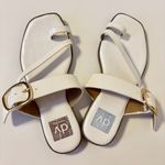 DV by Dolce Vita Makai Faux Leather Toe Loop Buckle Flat Sandals White Womens 6 Photo 3