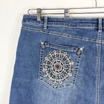 Cato Plus Size 28W Denim Shorts Rhinestone Medallion Blue High Rise 6 Inch 1030 Photo 4