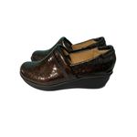Elegant Embossed Leather Clogs Slip Photo 3