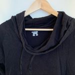 Columbia Like New Funnel-neck Shirt with Pouch Pocket Photo 1