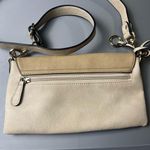 Simply Noelle  Crossbody Hand Bag Purse Adjustable Strap Tan Zipper Front Pocket Photo 5
