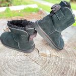 UGG  Australia  Girls Boots Size 2 Bailey Bow Black Suede Fur Line Bootie Photo 6