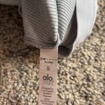 Alo Yoga Alosoft Ribbed Shimmer Chic Bra Tank size small Light Grey Iridescent Photo 4