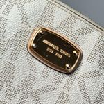 Michael Kors  wristlet Photo 5