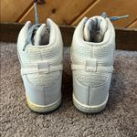 Nike Dunk Sky Hi Essential hidden wedge sneaker in gray and white Photo 4