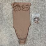 SKIMS  Seamless Sculpt‎ Strapless Thong Bodysuit Sienna XS Photo 3