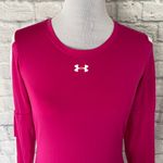 Under Armour women XS fitted heat gear Longsleeve scoopneck top pink/white Photo 3