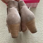 Elaine Turner  Sawyer Sand Suede Nude Heeled Booties Shoes Size 7 Side Zip EUC Photo 6