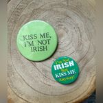 Set of vintage St Patrick’s Day Kiss Me clothing accessories pins Green Photo 1