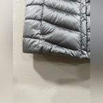 The North Face  550 Vest Silver Photo 2