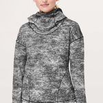 Lululemon Forever Endeavour Long
Sleeve
Rush Jacquard Black White Photo 0