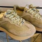 Givenchy  runner active patent leather low trainers in light pink/beige color. Photo 0