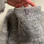 Lululemon Scuba Hoodie in Frozen Vista Alpine White size 8 Photo 4