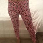 Lilly Pulitzer Athletic leggings loungewear casual workout animal print Barbiecore coastal gym Photo 4