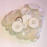 Vintage White and Cream Button Boho Brooch Photo 2