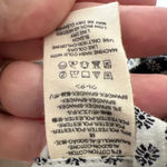 Free People Reversible V-Neck Cropped Top Black White Daisy Print Size 8 NWOT Photo 3