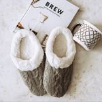 Sharper Image Cozy Grey and White Cable Knit Memory Foam Sherpa Slipper Size L Gray Size L Photo 0