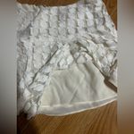 BCBG OFF WHITE LACE SHORTS women sz 4 Photo 2