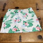 Tommy Bahama Woman’s  Aubrey Island Zone White Hibiscus Golf Skort Size Large Photo 3