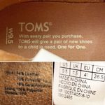 Toms Ella Chelsea Boots Skip On Booties in Honey Leather Faux Shearling Size 9.5 Photo 12