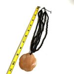 coconut shell beaded flower pendant necklace Photo 4