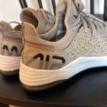 Nike Air max Bella TR3 gold grey metallic sneakers size 8 Photo 8