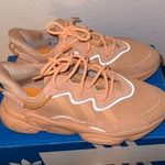 Adidas  Ozweggo Peach Size 5 1/2 kids Size 7.5 women Photo 0