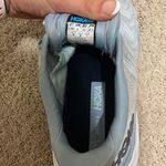 Hoka Women’s  One One Arahi 6 Photo 1