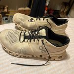 on cloud sneakers White Size 9.5 Photo 0