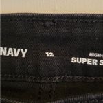 Old Navy  High-Rise Super Skinny Jeans - Black Photo 4
