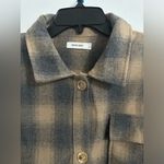 Mod Ref  cropped flannel size women’s small grey and tan long‎ sleeve Photo 1