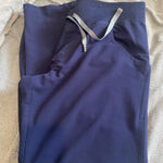 FIGS Kade Cargo  Scrub Pants Photo 0