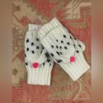 Urban Outfitters Mittens Photo 4