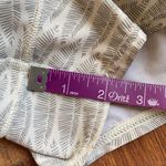 Vuori  2.5” Clementine Arhletic Lined Shorts Mini Pocket Drawstring Waist Printed Photo 8