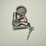 Spoontiques Hairstylist Tools Hairdryer Mirror Brooch Pin Pewter Tone Signed Silver Photo 0