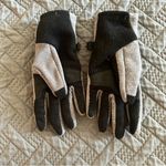 Head  Woman’s Gray Winter Gloves Size M Photo 2
