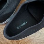 Old Navy Women’s Size 8 Black Sneakers Photo 5